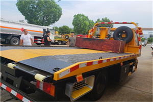 红桥附近拖车电话号码服务